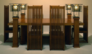 Frank Lloyd Wright, Dining Table and six Chairs, 1908-10, Designed for the Frederick C. Robie Residence, Chicago, (fonte:http://arttattler.com/ )